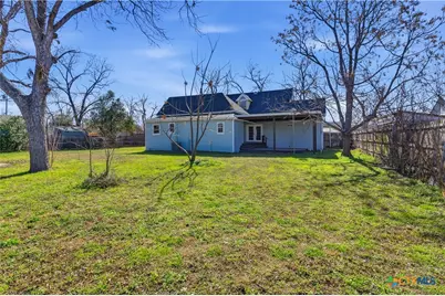 222 E Cedar Street, Seguin, TX 78155 - Photo 40