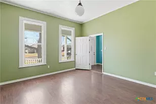 222 E Cedar St, Seguin, TX 78155 - Photo 32