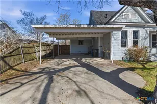 222 E Cedar St, Seguin, TX 78155 - Photo 4