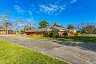 2306 N 13th St, Temple, TX 76501 - Photo 2