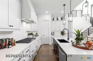 450 Cleveland Wy, New Braunfels, TX 78130 - Photo 8