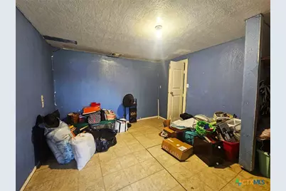 811 E New Braunfels Street, Seguin, TX 78155 - Photo 12