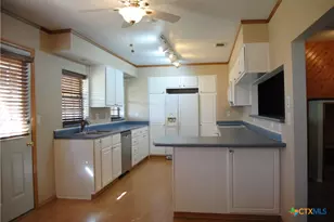 13019 W Adams Ave, Belton, TX 76513 - Photo 6