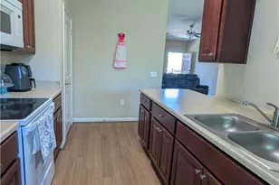 240 S Rail St, Bloomington, TX 77951 - Photo 10