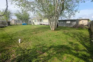 240 S Rail St, Bloomington, TX 77951 - Photo 24