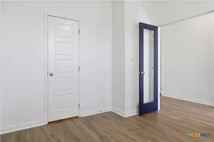 337 Brushy Creek, Victoria, TX 77904 - Photo 6