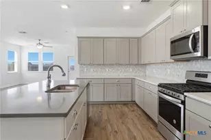 337 Brushy Creek, Victoria, TX 77904 - Photo 12