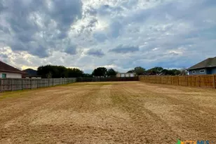 648 Oak Creek Pkwy, Seguin, TX 78155 - Photo 6