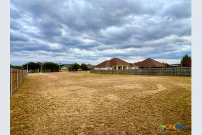 648 Oak Creek Parkway, Seguin, TX 78155 - Photo 4