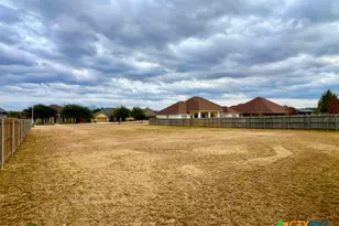 648 Oak Creek Pkwy, Seguin, TX 78155 - Photo 4