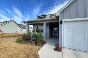 380 Deborah Dr, New Braunfels, TX 78130 - Photo 2