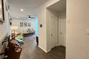 380 Deborah Dr, New Braunfels, TX 78130 - Photo 8