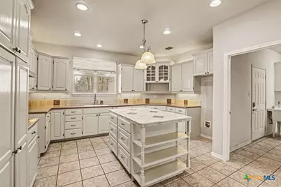 307 SE Main Street, Stockdale, TX 78160 - Photo 16