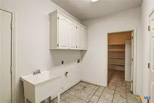 307 SE Main St, Stockdale, TX 78160 - Photo 34