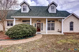 307 SE Main St, Stockdale, TX 78160 - Photo 2