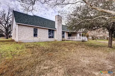 307 SE Main Street, Stockdale, TX 78160 - Photo 6