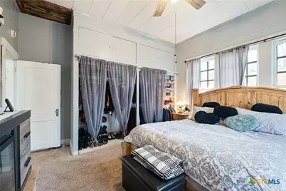 406 E Gonzales Street, Yoakum, TX 77995 - Photo 16