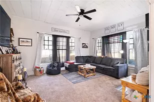 406 E Gonzales St, Yoakum, TX 77995 - Photo 8