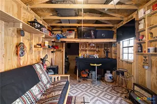 406 E Gonzales St, Yoakum, TX 77995 - Photo 28