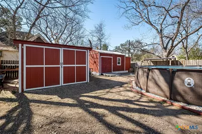 406 E Gonzales Street, Yoakum, TX 77995 - Photo 34