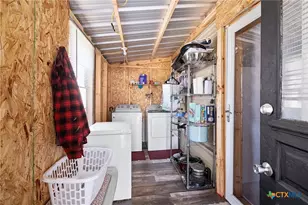 406 E Gonzales St, Yoakum, TX 77995 - Photo 26