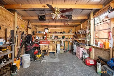 406 E Gonzales Street, Yoakum, TX 77995 - Photo 30