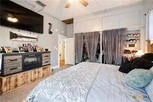 406 E Gonzales St, Yoakum, TX 77995 - Photo 22