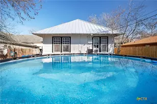 406 E Gonzales St, Yoakum, TX 77995 - Photo 26