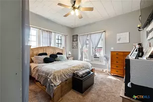 406 E Gonzales St, Yoakum, TX 77995 - Photo 18