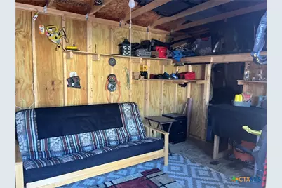 406 E Gonzales Street, Yoakum, TX 77995 - Photo 2