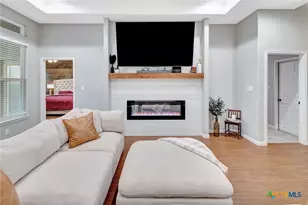 102 Tiki Ct, Victoria, TX 77904 - Photo 8