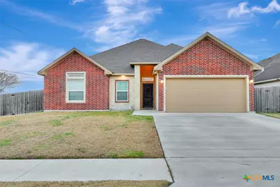 102 Tiki Court, Victoria, TX 77904 - Photo 1