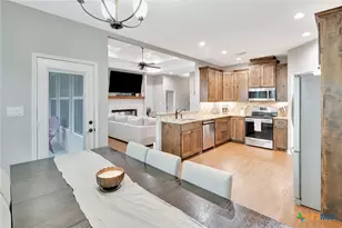 102 Tiki Ct, Victoria, TX 77904 - Photo 16