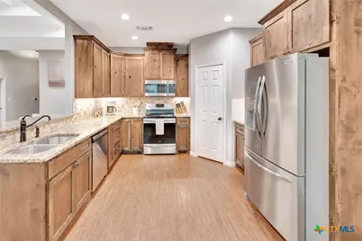 102 Tiki Court, Victoria, TX 77904 - Photo 10