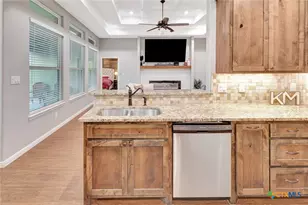 102 Tiki Ct, Victoria, TX 77904 - Photo 12