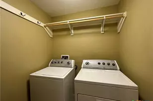 818 W Hopkins St, San Marcos, TX 78666 - Photo 10