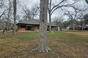 433 Las Brisas Blvd, Seguin, TX 78155 - Photo 6