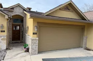 952 Parkview Dr, Canyon Lake, TX 78133 - Photo 4