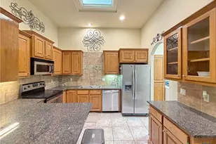 952 Parkview Dr, Canyon Lake, TX 78133 - Photo 14