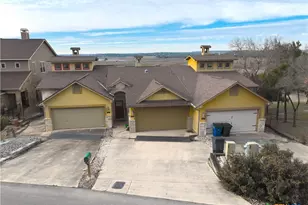 952 Parkview Dr, Canyon Lake, TX 78133 - Photo 2