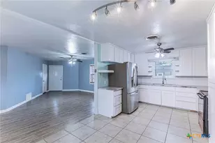 2502 Powell Dr, Gatesville, TX 76528 - Photo 8