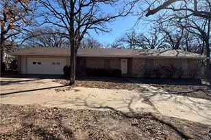 106 Liberty St, Gatesville, TX 76528 - Photo 1