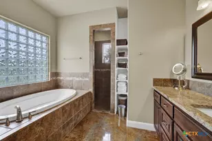 3032 Rolling Oaks Dr, New Braunfels, TX 78132 - Photo 12