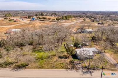 1018 N Hackberry Avenue, Luling, TX 78648 - Photo 2