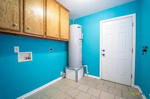 913 Taos Dr, Victoria, TX 77904 - Photo 10