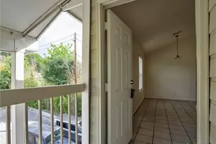 427 Lindsey St, San Marcos, TX 78666 - Photo 2