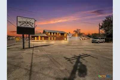 317 N Avenue E, Shiner, TX 77984 - Photo 1