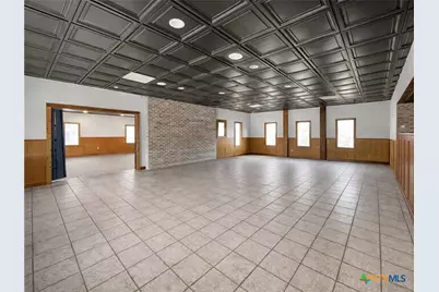 317 N Avenue E, Shiner, TX 77984 - Photo 6