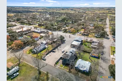 317 N Avenue E, Shiner, TX 77984 - Photo 20