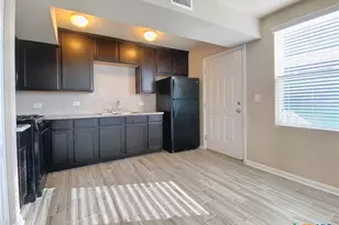 1721 Arbor Knot Dr, Kyle, TX 78640 - Photo 8